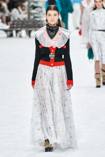Look 49